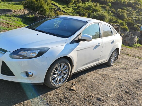 2012 Ford Focus III, белый, 630000 рублей