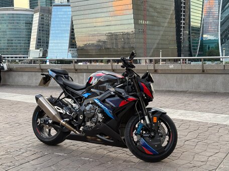 2024 BMW M 1000 R, чёрный, 2500000 рублей, вид 2