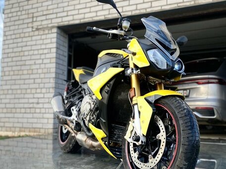 2017 BMW S 1000 R, жёлтый, 975000 рублей, вид 2