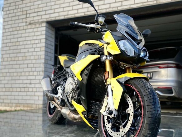 2017 BMW S 1000 R, жёлтый, 975000 рублей - вид 1