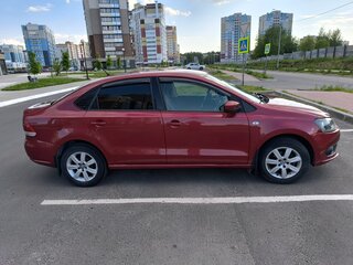 2011 Volkswagen Polo V, красный, 620000 рублей, вид 2