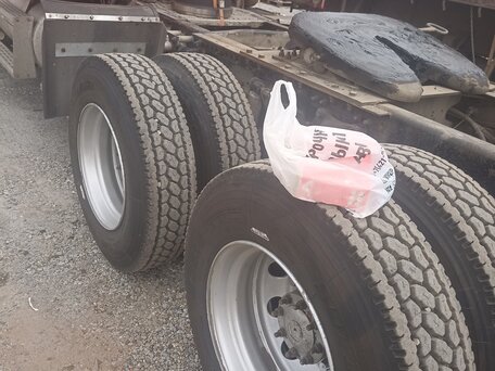 1998 Freightliner FLD, красный, 1500000 рублей, вид 4