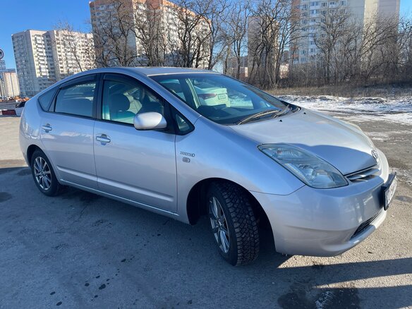 2009 Toyota Prius II Рестайлинг (XW20), серый, 1200000 рублей