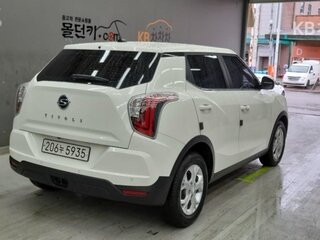 2021 SsangYong Tivoli I Рестайлинг, белый, 1580000 рублей, вид 3