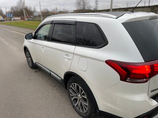 2016 Mitsubishi Outlander III Рестайлинг 2, белый, 1390000 рублей, вид 5