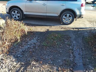 2008 Volkswagen Touareg I Рестайлинг, серебристый, 1100000 рублей, вид 4