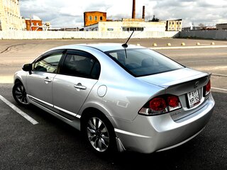 2010 Honda Civic Hybrid VIII Рестайлинг, серебристый, 1000000 рублей, вид 4