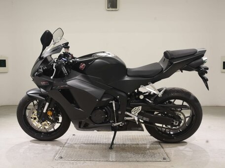 2024 Honda CBR 600RR, чёрный, 1390000 рублей, вид 2