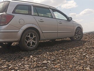 2007 Opel Astra H, серебристый, 800000 рублей, вид 4