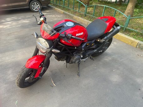 2009 Ducati Monster 696, красный, 500000 рублей, вид 1