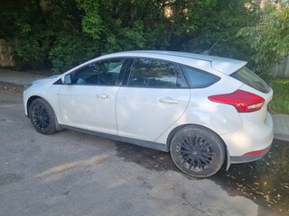 2018 Ford Focus III Рестайлинг, белый, 1120000 рублей, вид 3