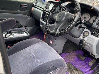2000 Toyota Touring HiAce I, серый, 1000000 рублей, вид 2