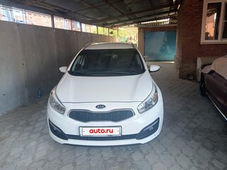 2017 Kia Ceed II Рестайлинг, белый, 1300000 рублей, вид 1