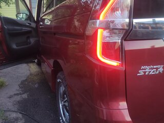 2019 Nissan Serena V (C27) Рестайлинг, красный, 2400000 рублей, вид 3