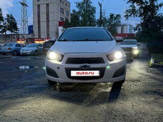 2013 Chevrolet Aveo II, белый, 655000 рублей, вид 1