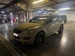 2009 Volkswagen Touareg I Рестайлинг, серый, 2000000 рублей, вид 1