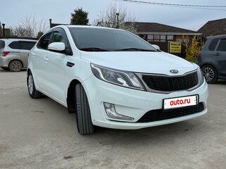 2012 Kia Rio 5-speed III, белый, 820000 рублей, вид 3