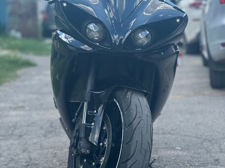 2011 Yamaha YZF-R1, чёрный, 1000000 рублей, вид 4
