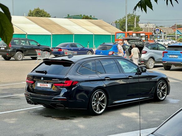 2018 BMW 5 серии M550d xDrive VII (G30/G31/G38), синий, 4880000 рублей - вид 7