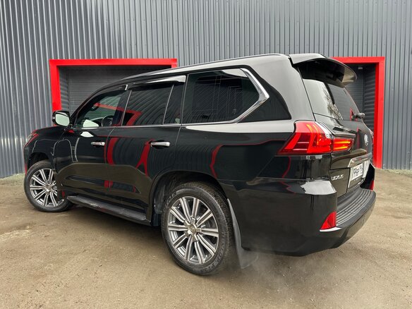2016 Lexus LX 570 III Рестайлинг 2, чёрный, 8399000 рублей - вид 4