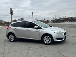 2016 Ford Focus III Рестайлинг, серебристый, 980000 рублей, вид 3