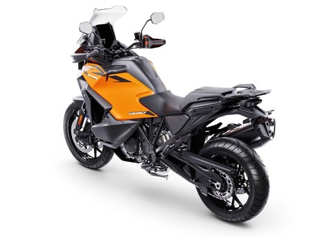 2026 KTM 1390 Super Adventure, оранжевый, 2600000 рублей, вид 4