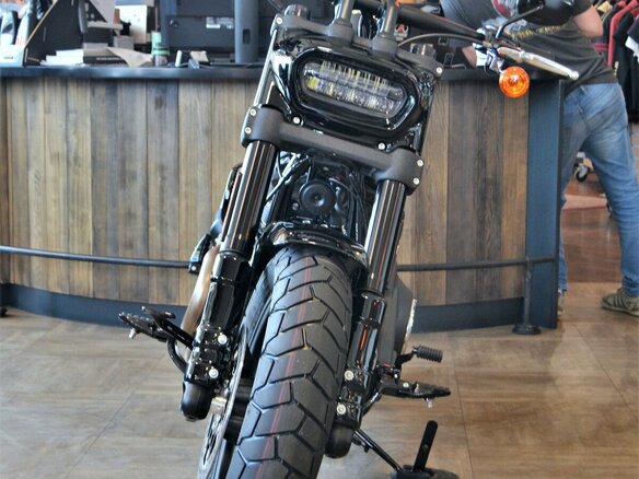2024 Harley-Davidson Fat Bob, чёрный, 3100000 рублей - вид 2