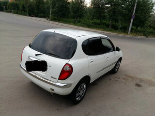 1999 Toyota Duet, белый, 590000 рублей, вид 5