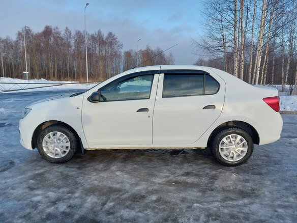 2020 Renault Logan II Рестайлинг, белый, 930000 рублей - вид 3