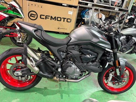 2024 Ducati Monster 937, серый, 1277000 рублей, вид 2