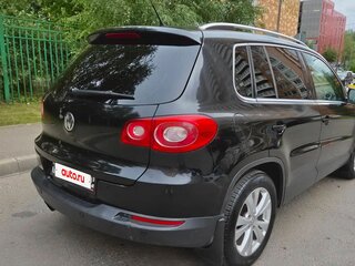 2011 Volkswagen Tiguan I, чёрный, 1100000 рублей, вид 3