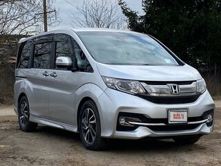 2017 Honda Stepwgn Spada V, серебристый, 2300000 рублей, вид 4