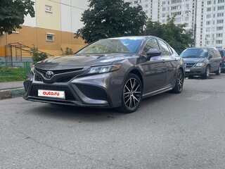 2021 Toyota Camry VIII (XV70) Рестайлинг, серый, 2350000 рублей, вид 2