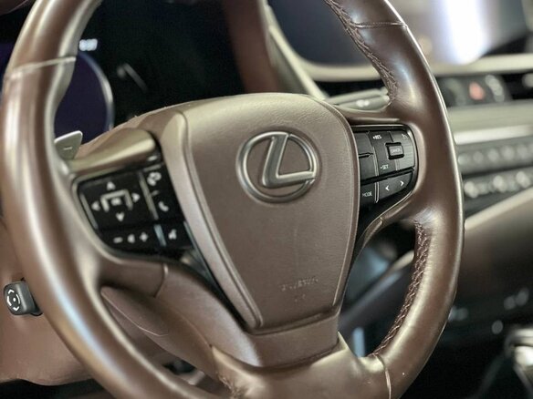 2020 Lexus ES 250 VII, серый, 4550000 рублей - вид 11