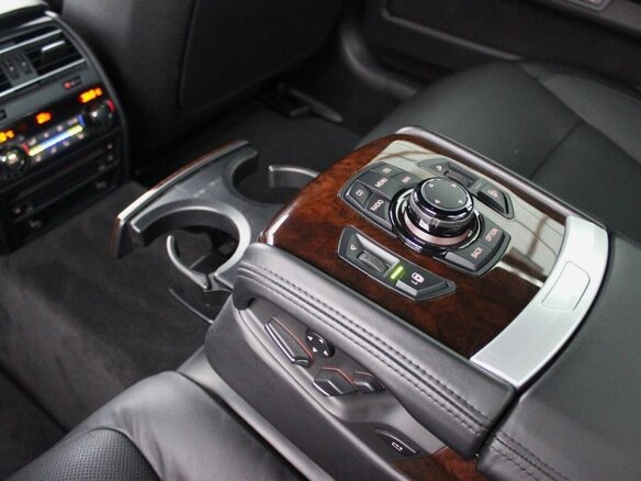 2011 BMW 7 серии Long 760Li V (F01/F02/F04), чёрный, 2600000 рублей - вид 9