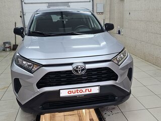 2022 Toyota RAV4 V (XA50), серебристый, 3300000 рублей, вид 1