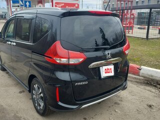 2022 Honda Freed II Рестайлинг, чёрный, 1760000 рублей, вид 4