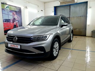 2020 Volkswagen Tiguan II Рестайлинг, серебристый, 5000000 рублей, вид 1