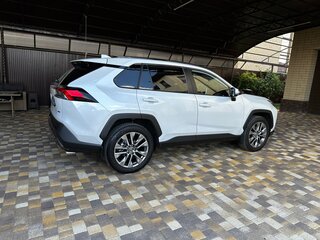 2021 Toyota RAV4 V (XA50), белый, 3850000 рублей, вид 4