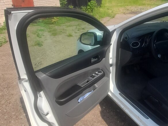 2009 Ford Focus II Рестайлинг, белый, 450000 рублей - вид 12