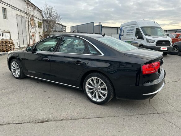 2010 Audi A8 III (D4), чёрный, 1850000 рублей - вид 3