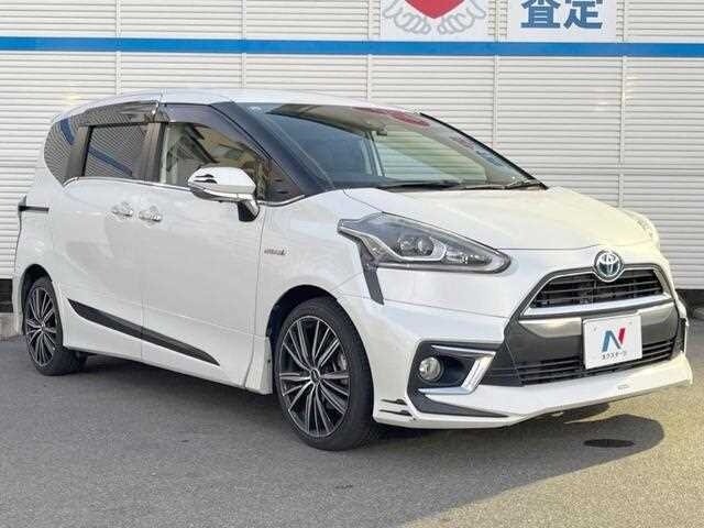 Открыть фотографии: Toyota Sienta II