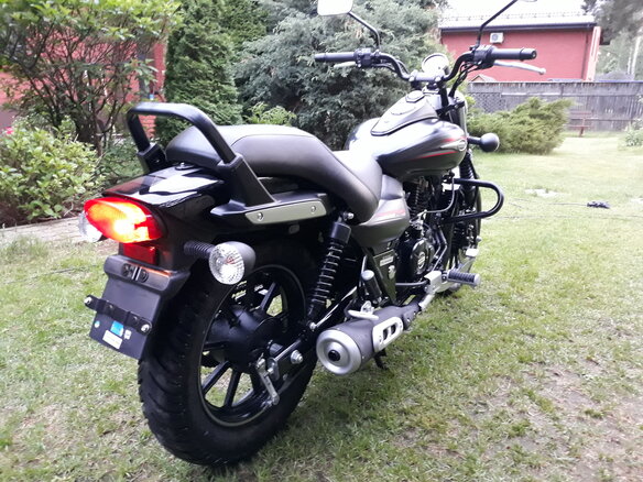 2016 Bajaj Avenger, чёрный - вид 6