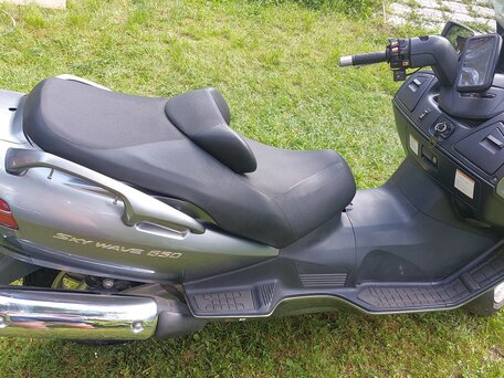 2009 Suzuki Burgman (SkyWave) 650, серебристый, 400000 рублей, вид 2