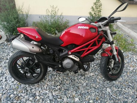 2011 Ducati Monster 796, красный, 550000 рублей, вид 4