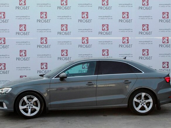 2018 Audi A3 III (8V) Рестайлинг, серый - вид 2