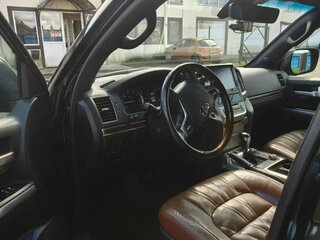 2020 Toyota Land Cruiser 200 Series Рестайлинг 2, чёрный, 7580000 рублей, вид 4