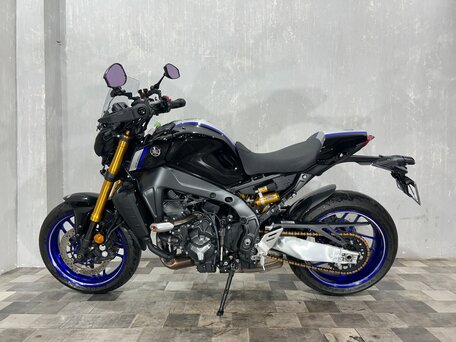 2021 Yamaha MT-09 (FZ-09), чёрный, 1057000 рублей, вид 2