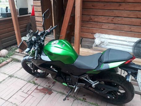 2016 Kawasaki Z 300, зелёный, 450000 рублей, вид 4