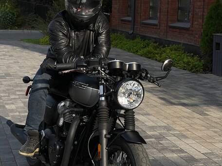 2021 Triumph Bonneville, чёрный, 1300000 рублей, вид 1